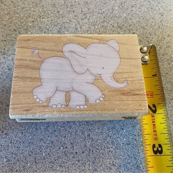 Assorted stamps and ink pads. (MI08) - Picture 8 of 15